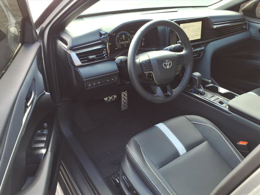 Used 2025 Toyota Camry SE image 16