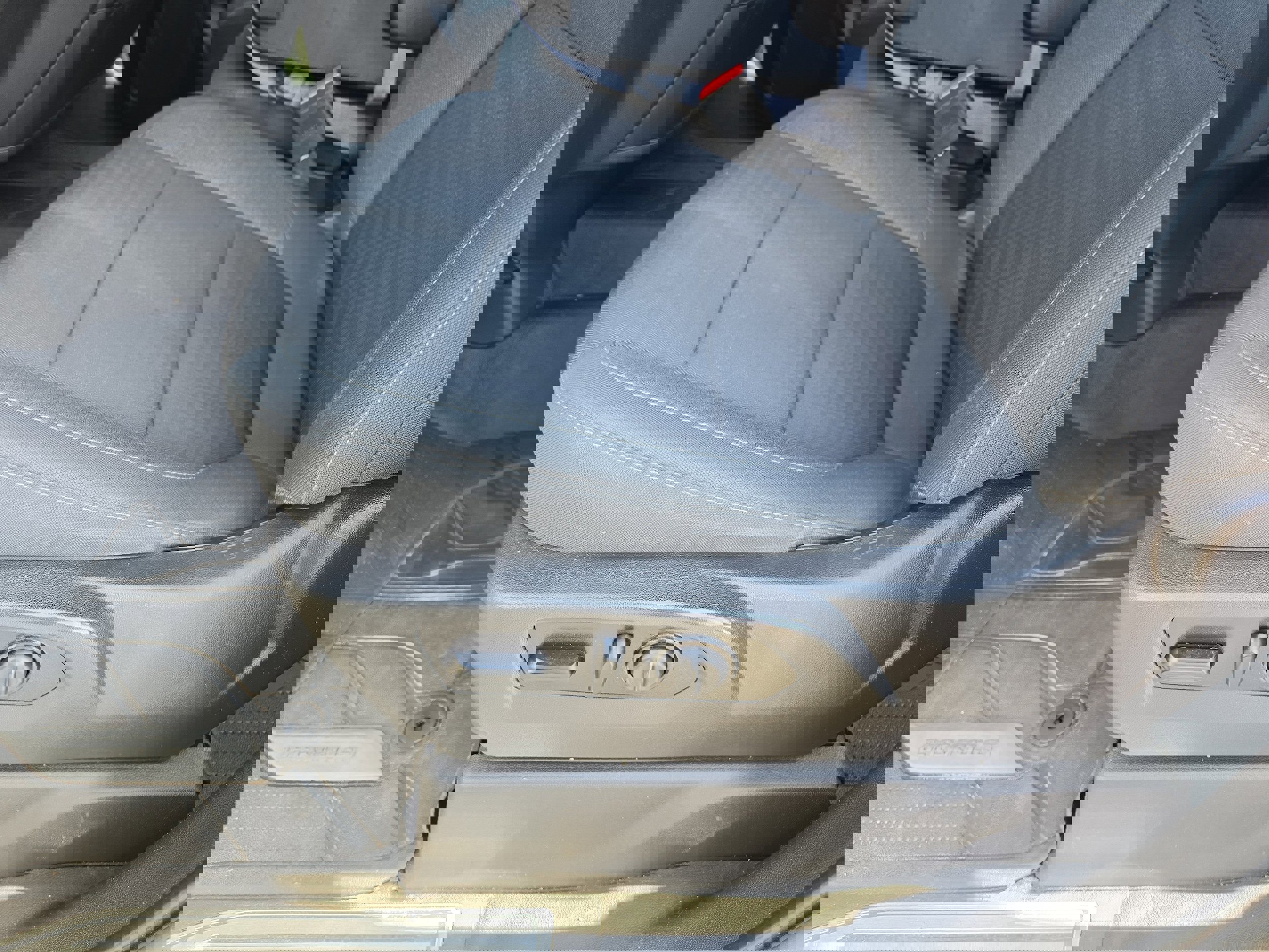 Used 2021 Chevrolet Silverado 1500 RST image 21