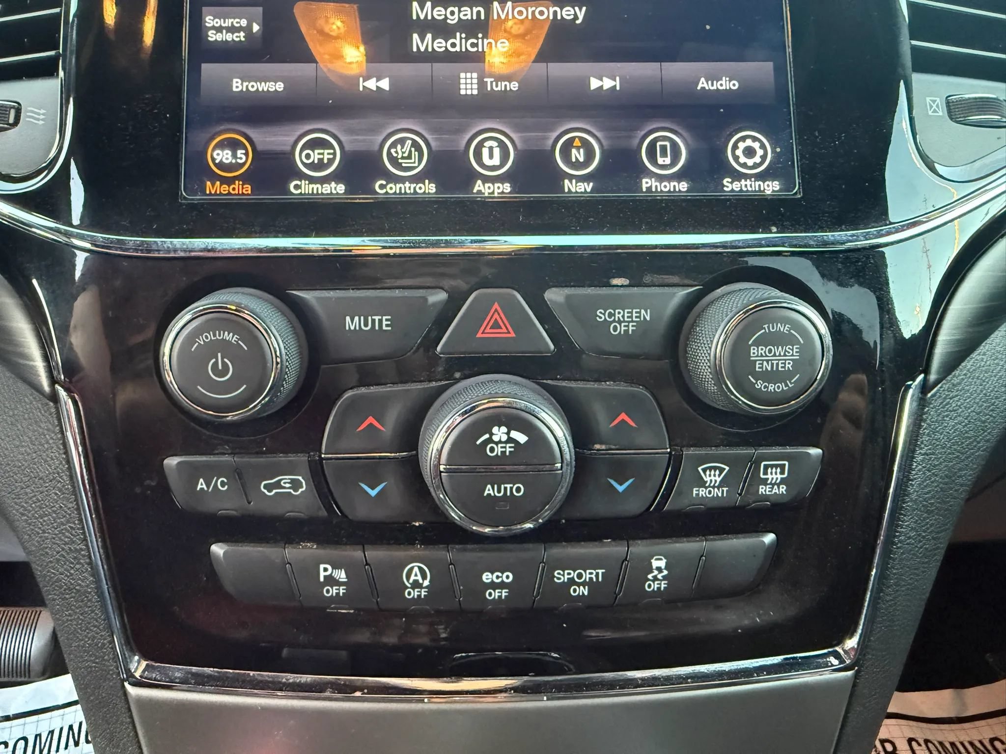 Used 2020 Jeep Grand Cherokee Altitude AWD/4WD image 19