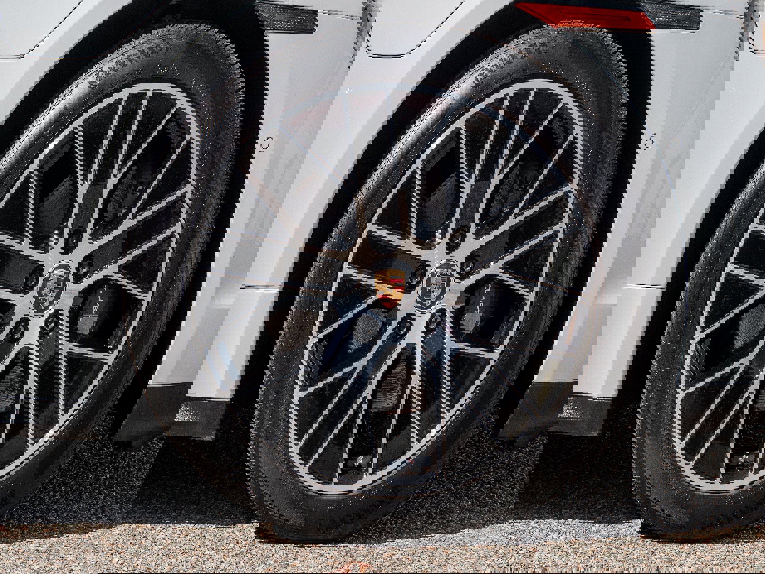 Used 2022 Porsche Taycan image 16