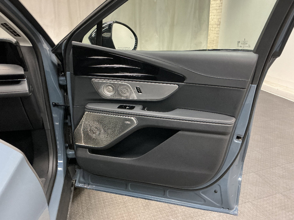 Used 2026 Lincoln Nautilus Reserve AWD/4WD image 42