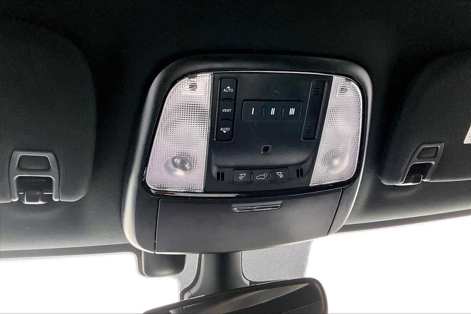 Used 2023 Dodge Durango R/T RWD image 33
