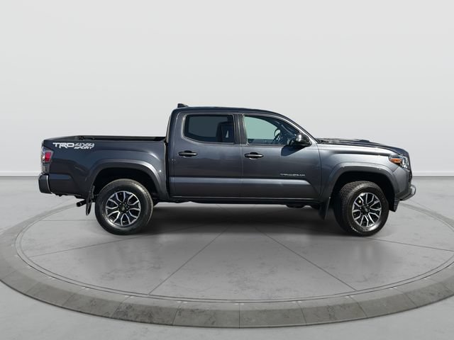 Used 2022 Toyota Tacoma TRD Sport AWD/4WD image 3