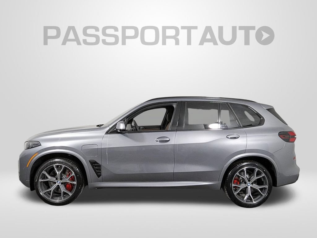 New 2026 BMW X5 xDrive50e w/ M Sport Package AWD/4WD image 2