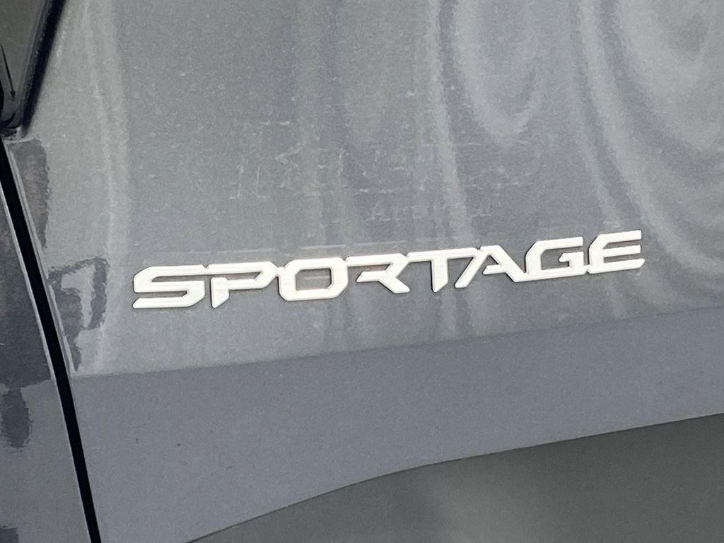 Used 2023 Kia Sportage EX image 29