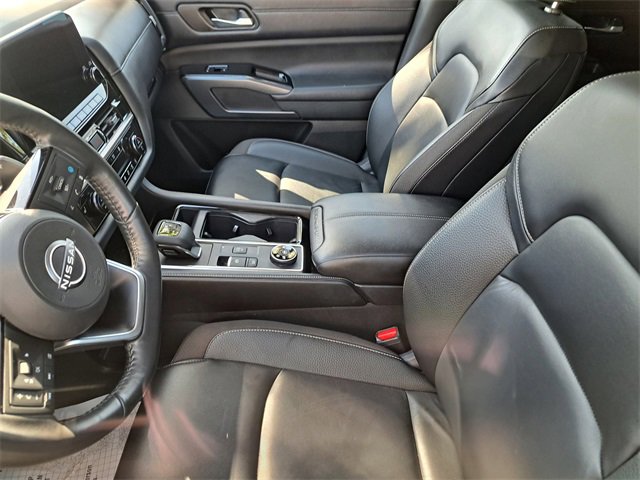 Used 2024 Nissan Pathfinder SL image 15