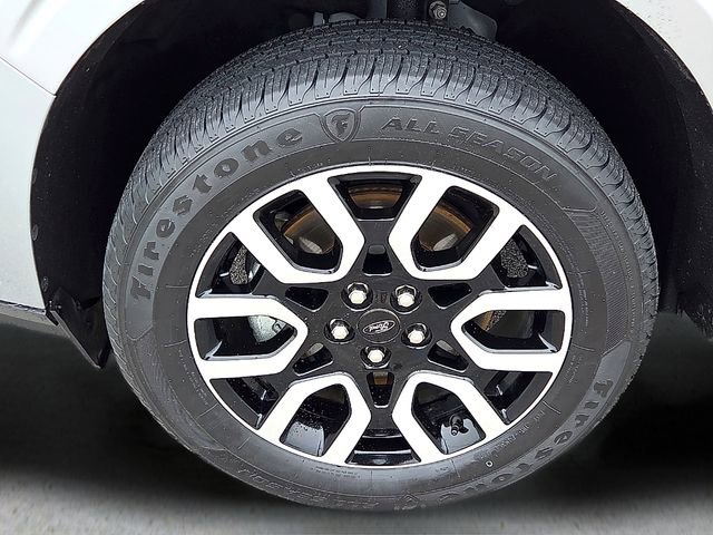 Used 2023 Ford Maverick Lariat w/ Lariat Luxury Package FWD image 9