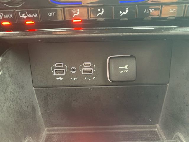 Used 2023 Jeep Grand Cherokee Limited w/ Black Appearance Package image 29