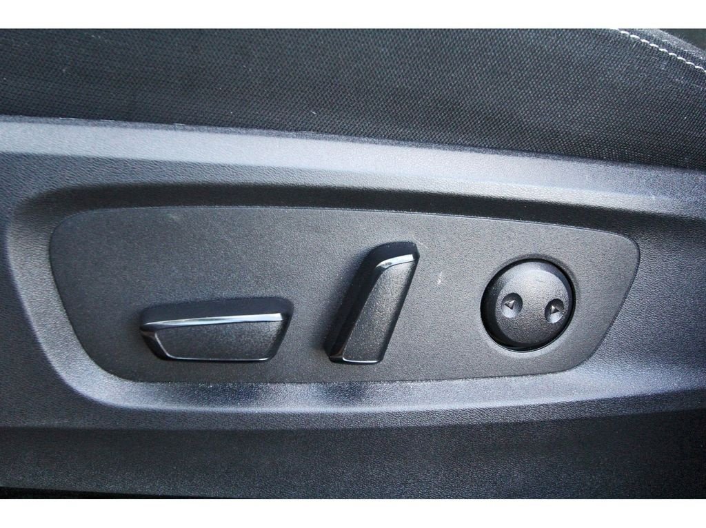 Certified 2024 Nissan Pathfinder SV FWD image 25