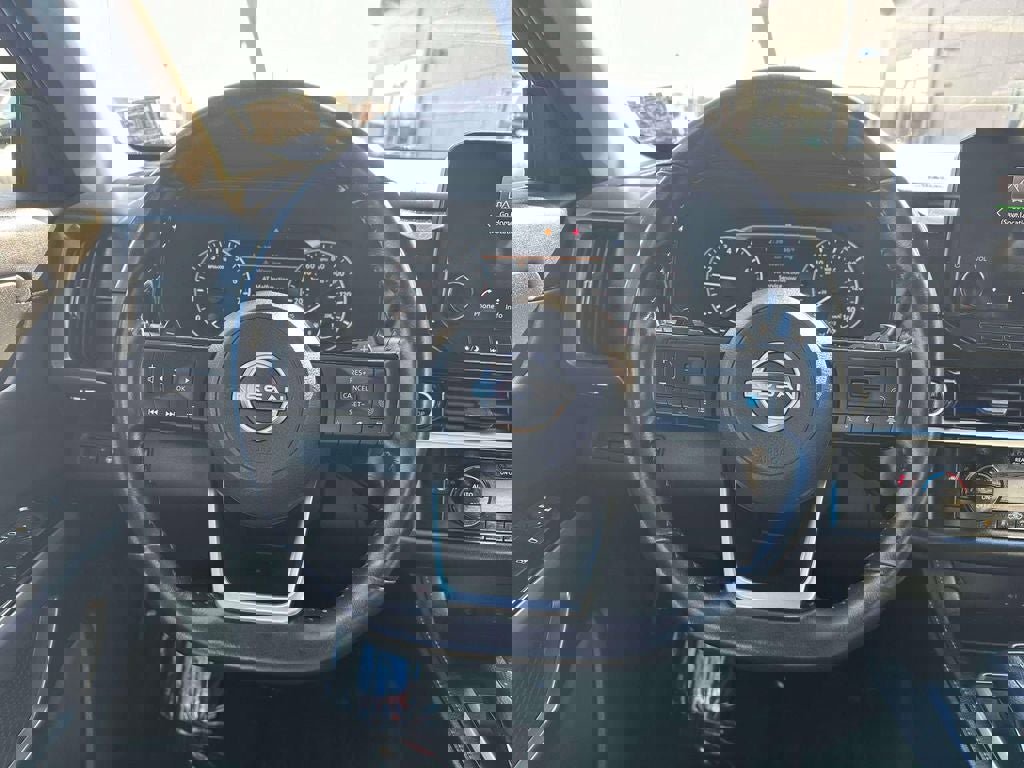 Certified 2023 Nissan Pathfinder SL w/ Lighting Package (N92) image 15