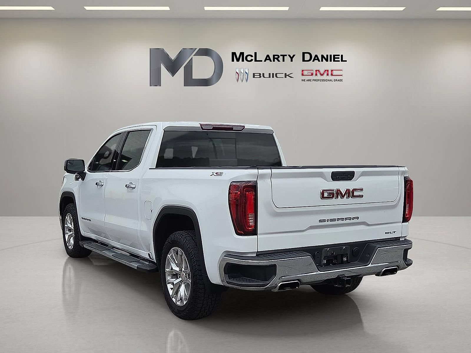 Certified 2021 GMC Sierra 1500 SLT w/ SLT Premium Package AWD/4WD image 13