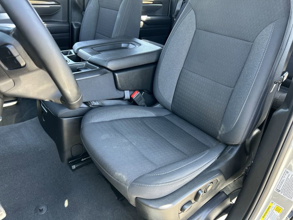 Used 2025 Chevrolet Silverado 3500 LT AWD/4WD image 19