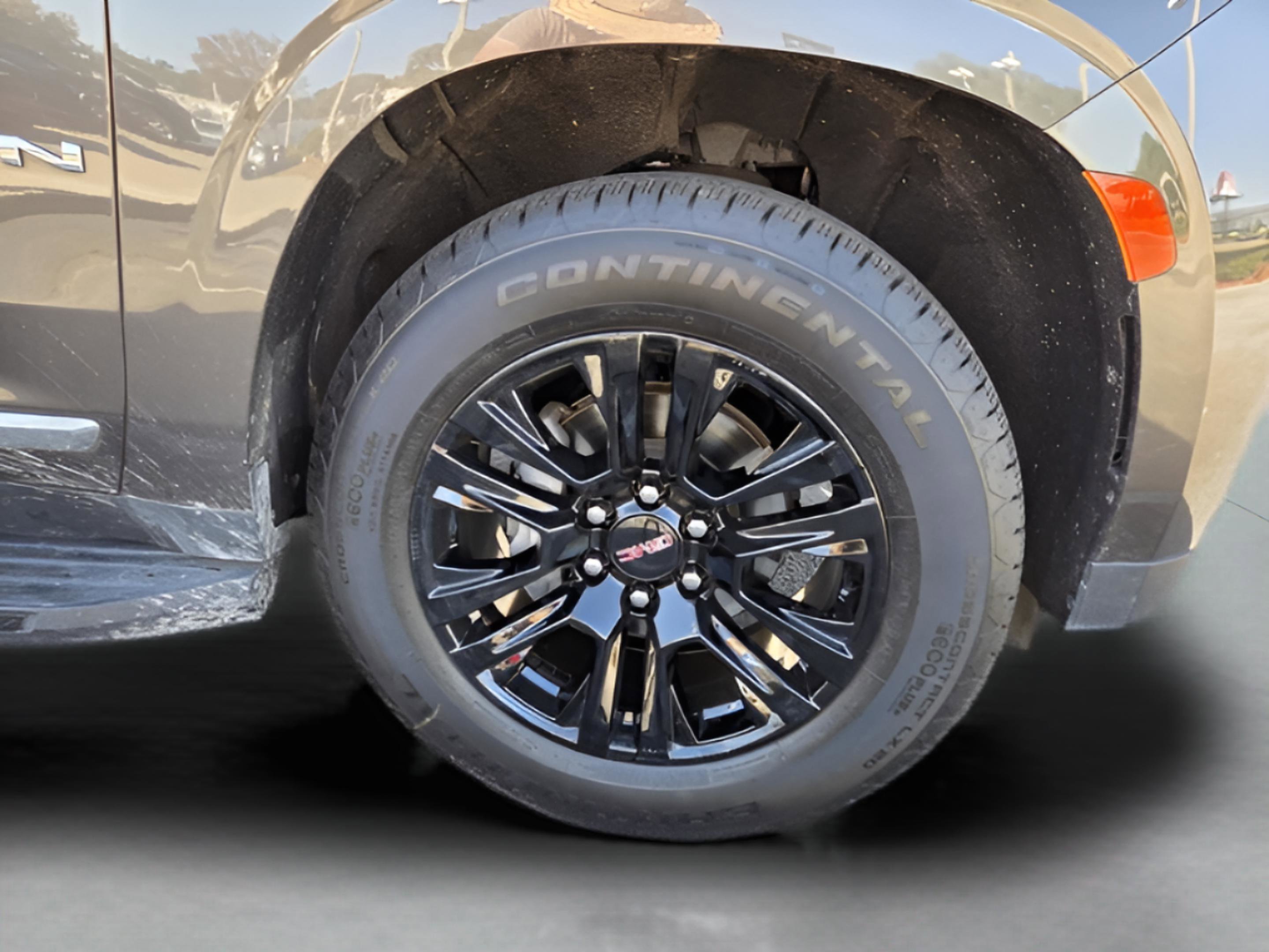 Used 2021 GMC Yukon SLT w/ SLT Premium Package image 37