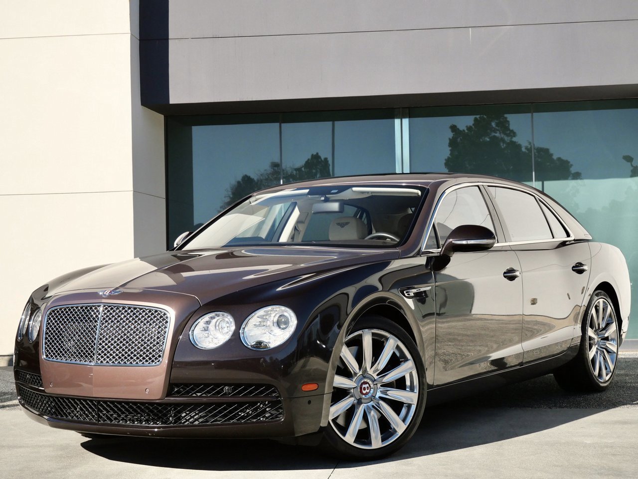 Used 2015 Bentley Flying Spur V8 image 13