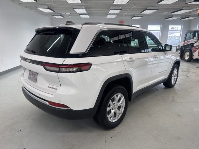 Used 2023 Jeep Grand Cherokee Limited image 13