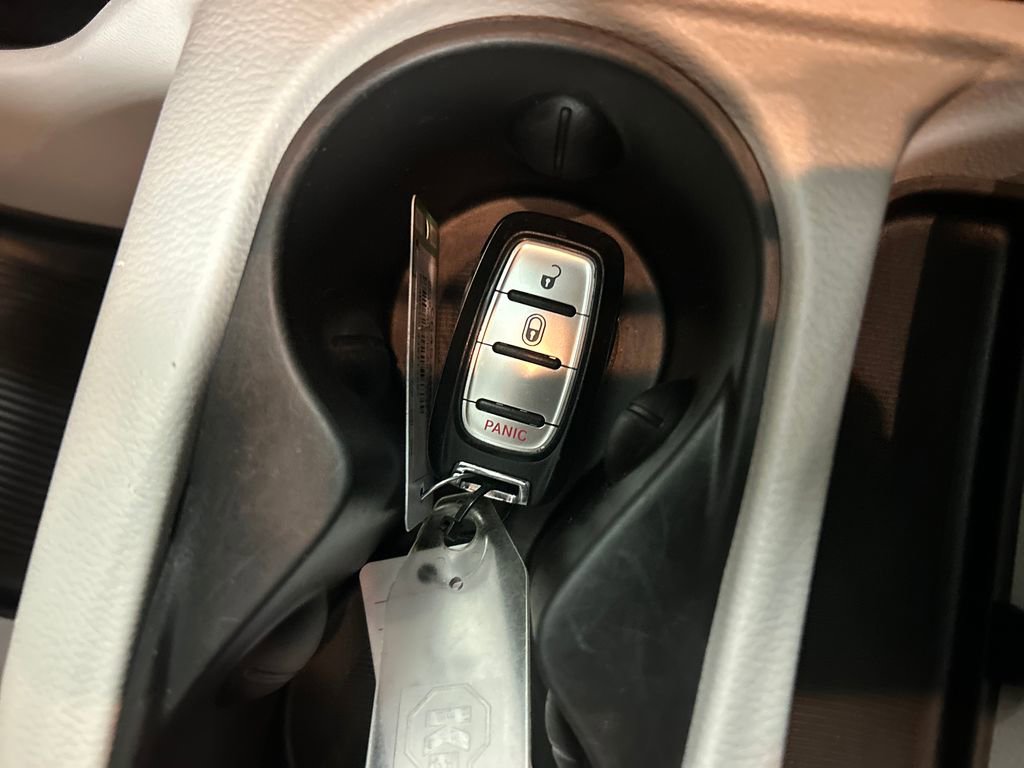 Used 2018 Chrysler Pacifica L image 20