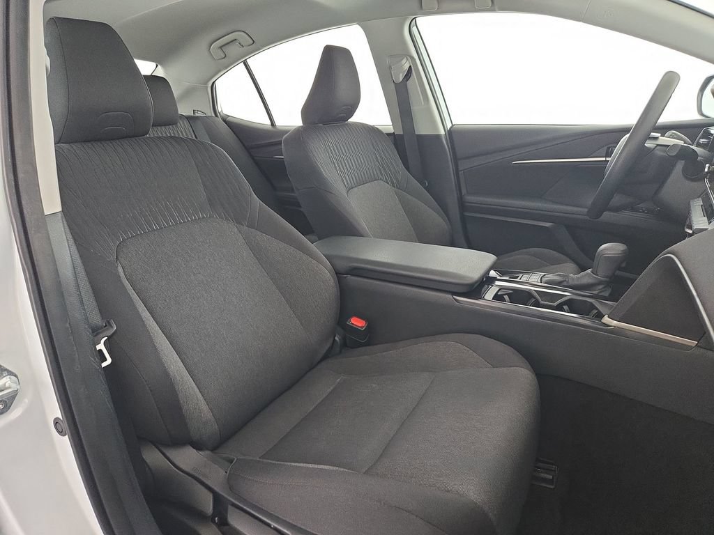 Used 2025 Toyota Camry LE FWD image 33