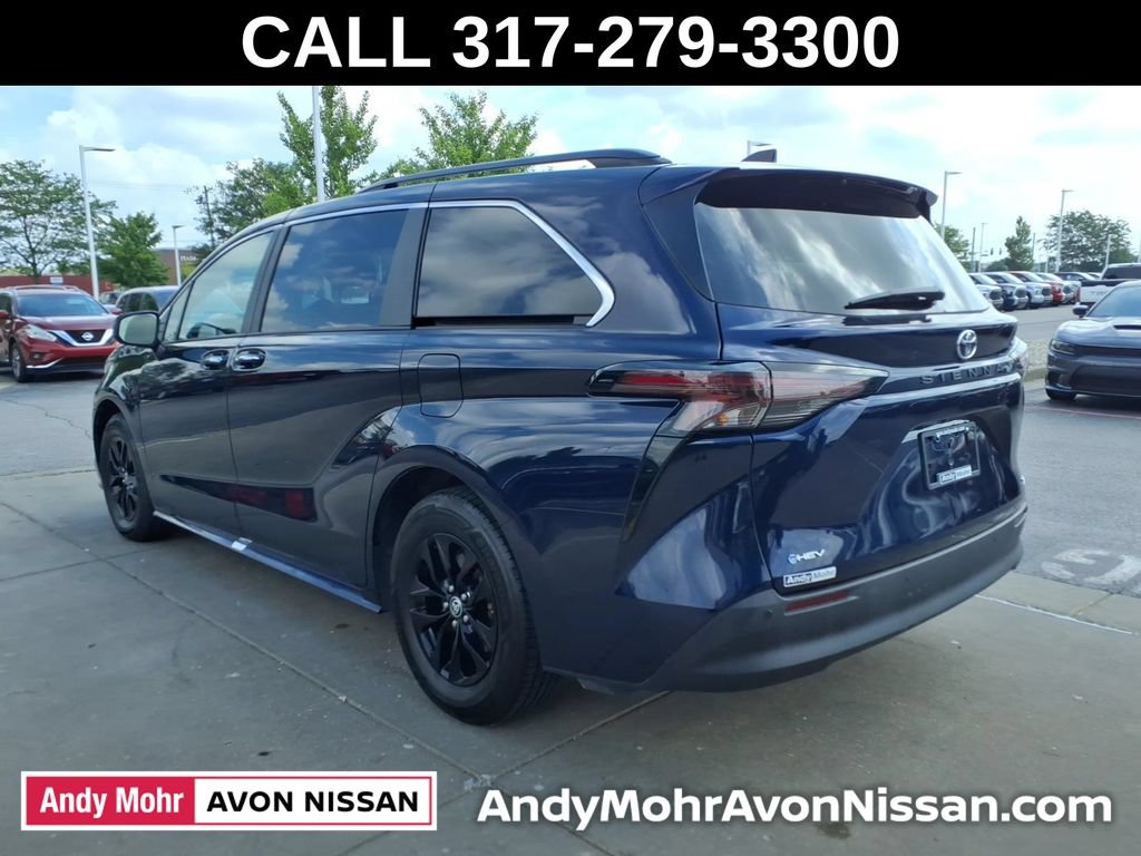 Used 2026 Toyota Sienna XLE FWD image 6