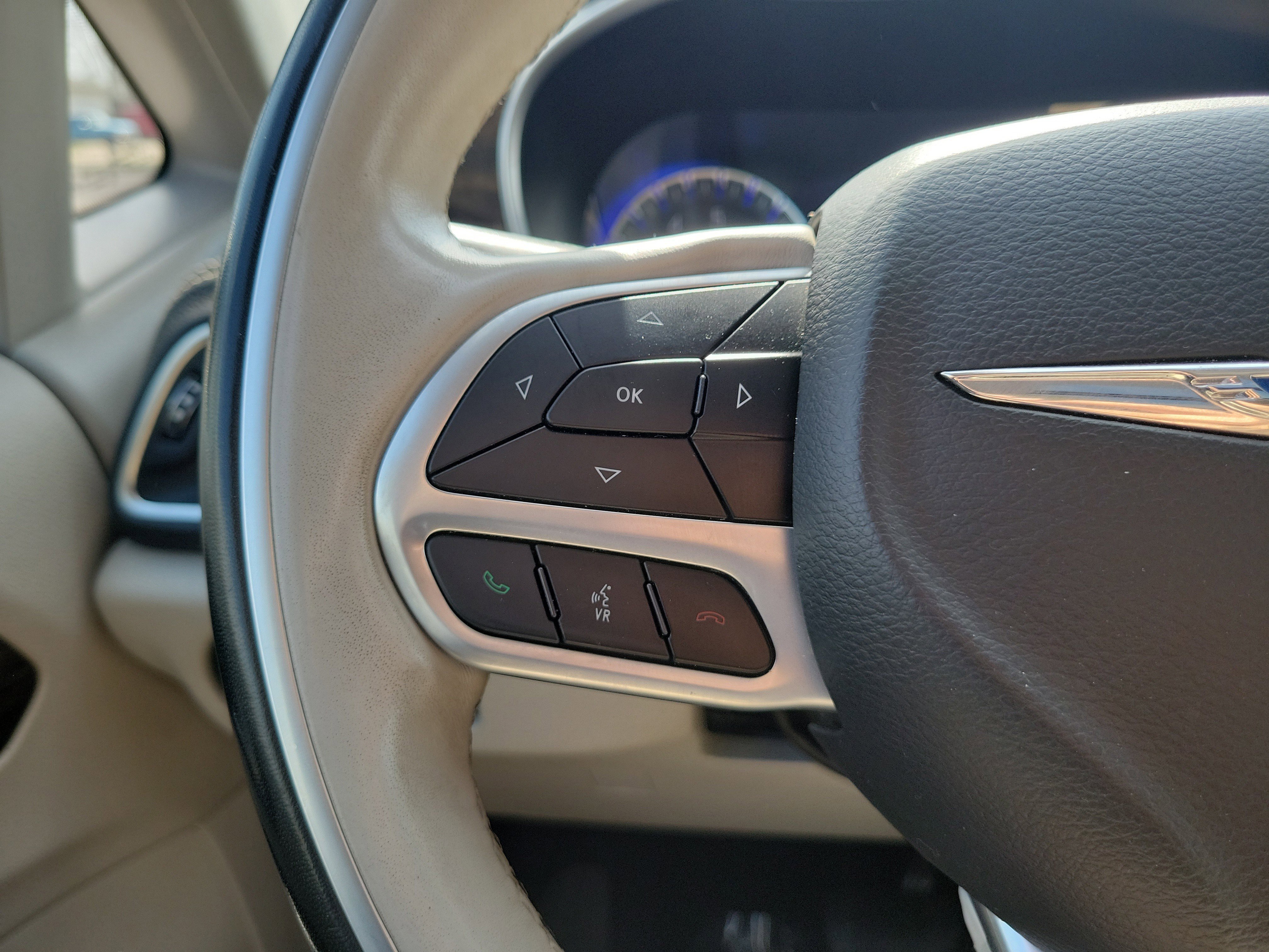 Used 2021 Chrysler Pacifica Limited w/ Premium & Safety Sphere Group image 26