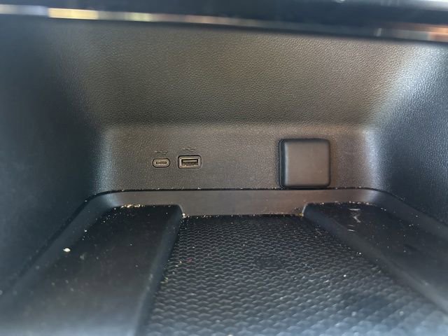 Used 2024 Chevrolet Traverse RS w/ LPO, Floor Liner Package AWD/4WD image 19