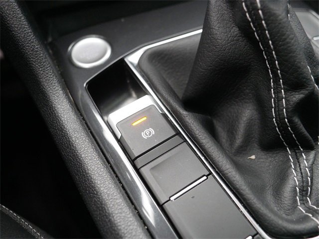 Used 2022 Volkswagen Tiguan SEL R-Line image 33