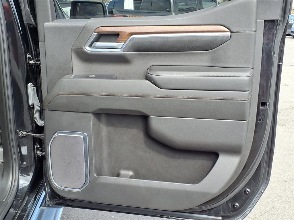 Used 2022 Chevrolet Silverado 1500 High Country image 14