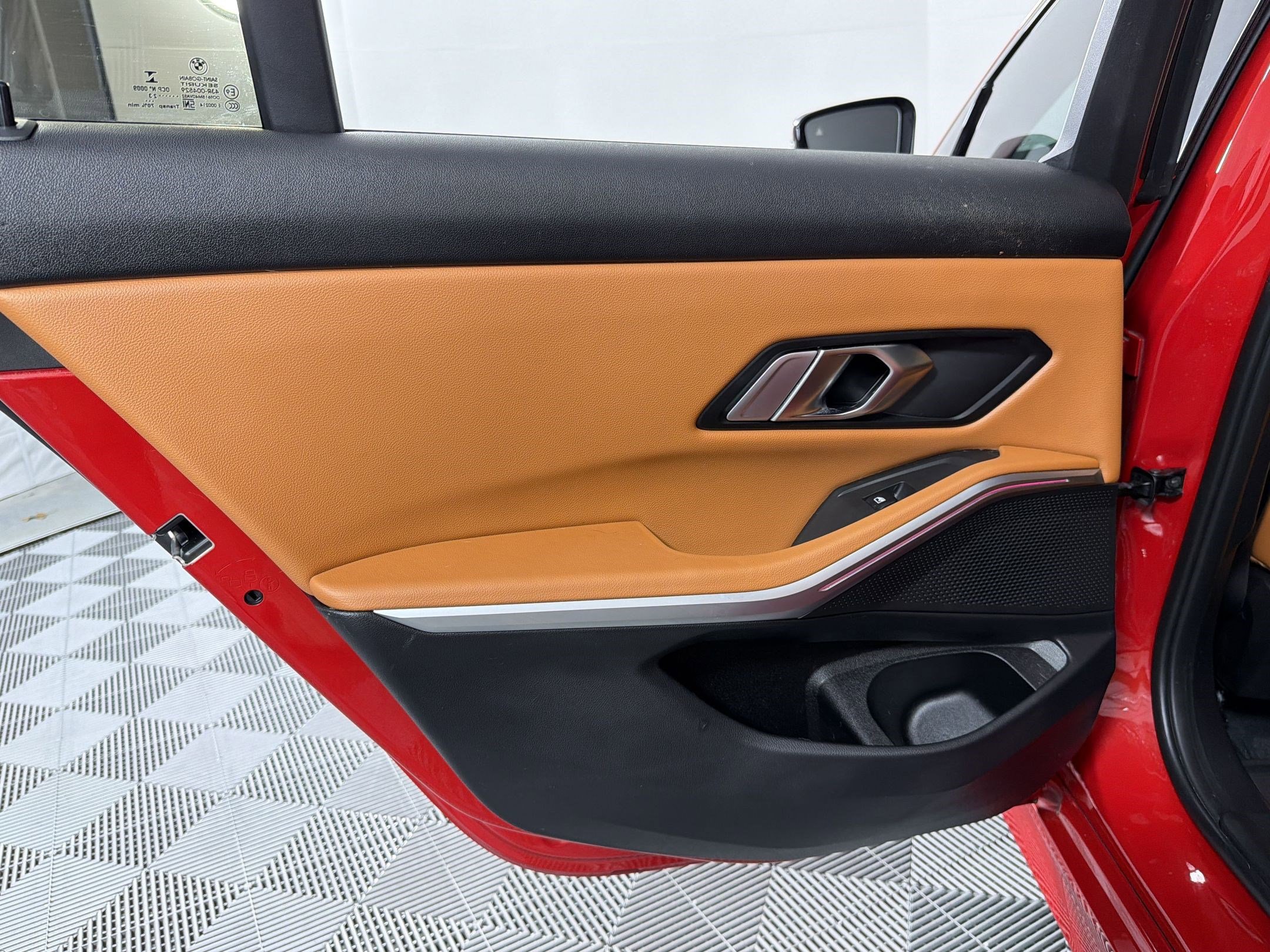 Used 2023 BMW 330i Sedan w/ Premium Package image 24