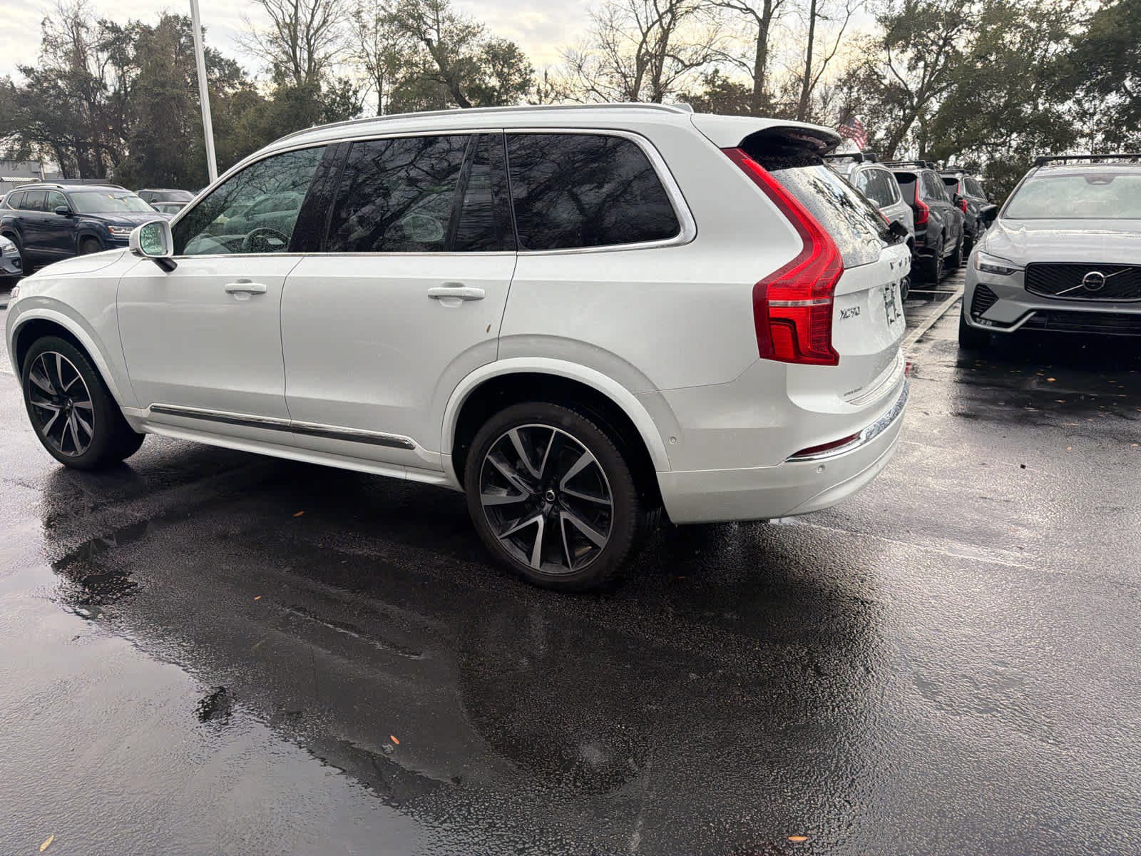 Certified 2024 Volvo XC90 B6 Plus w/ Protection Package Premier image 12