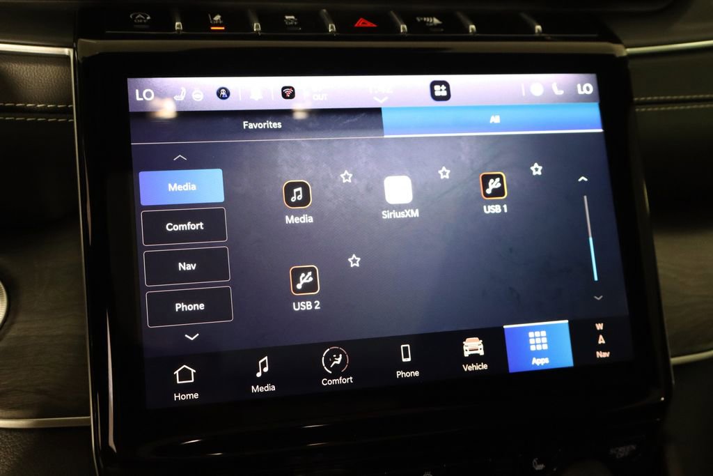 Used 2024 Jeep Grand Cherokee Limited w/ Black Appearance Package image 37