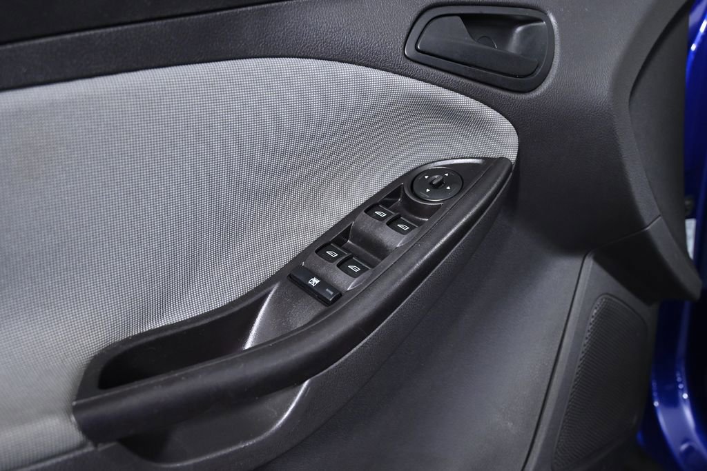 Used 2012 Ford Focus SE FWD image 19