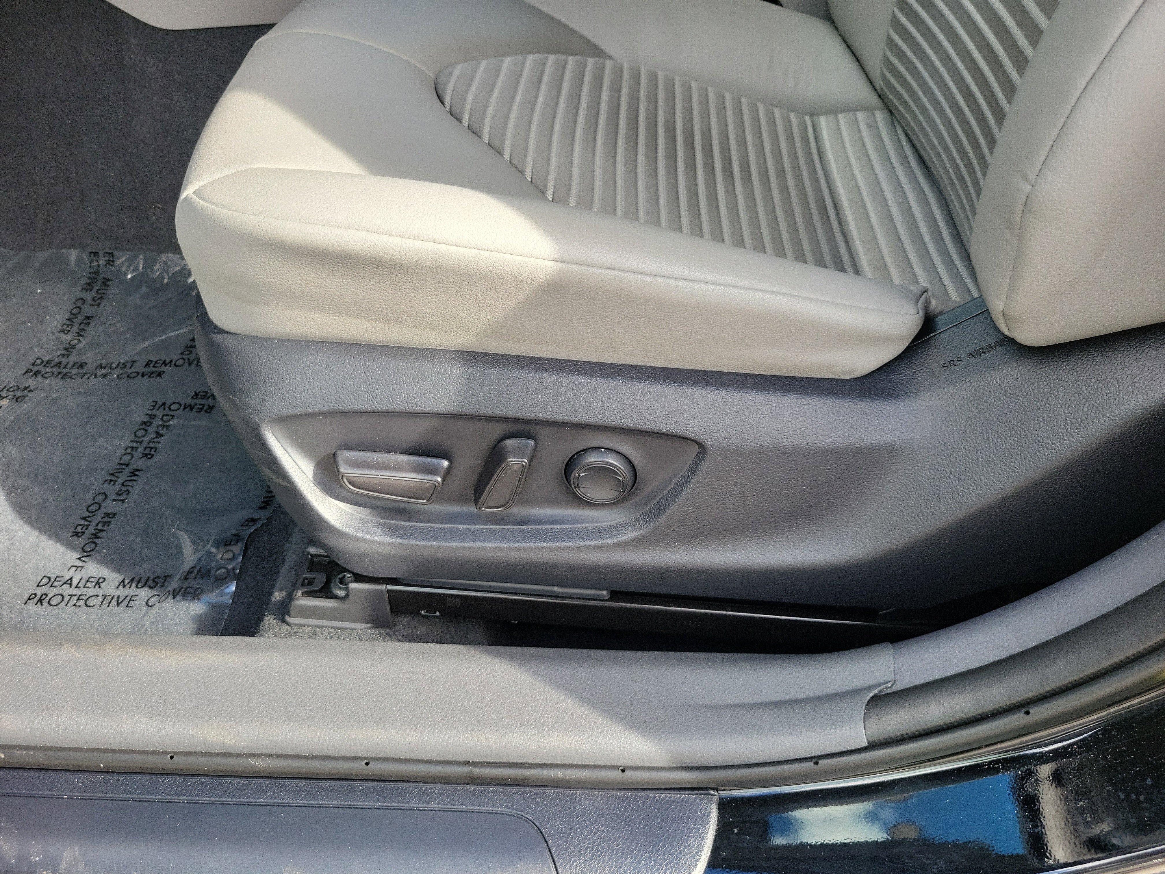 Used 2024 Toyota Camry SE image 11