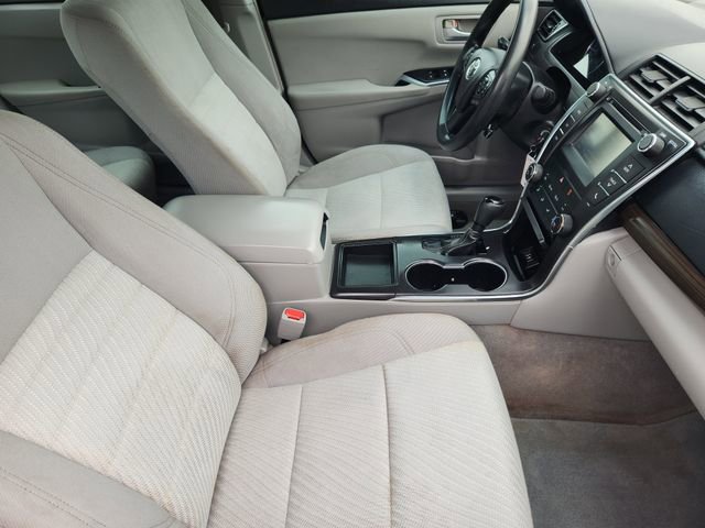 Used 2016 Toyota Camry LE image 14