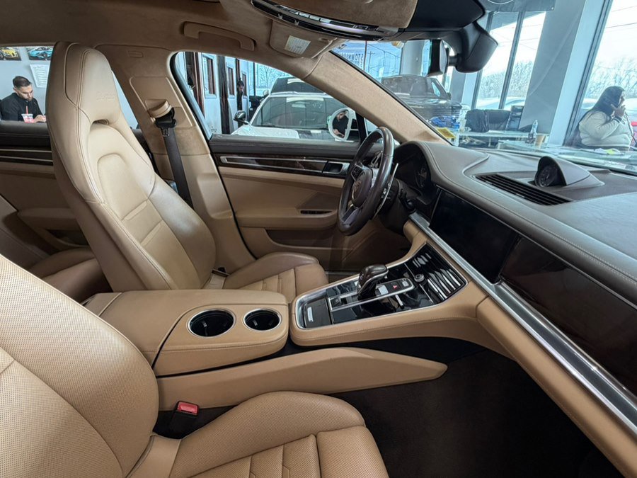 Used 2017 Porsche Panamera Turbo image 40