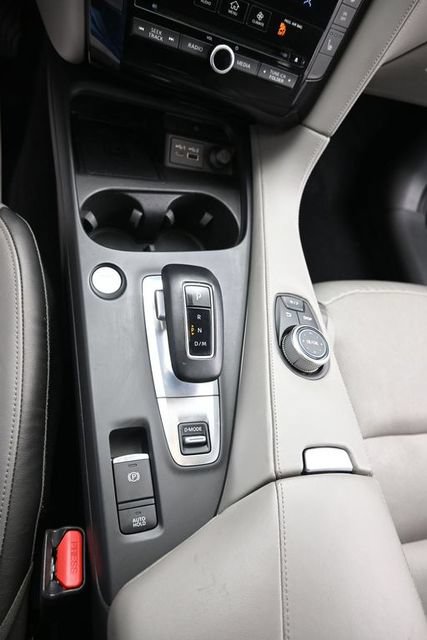 Used 2023 INFINITI QX50 Luxe w/ Accent Package FWD image 27