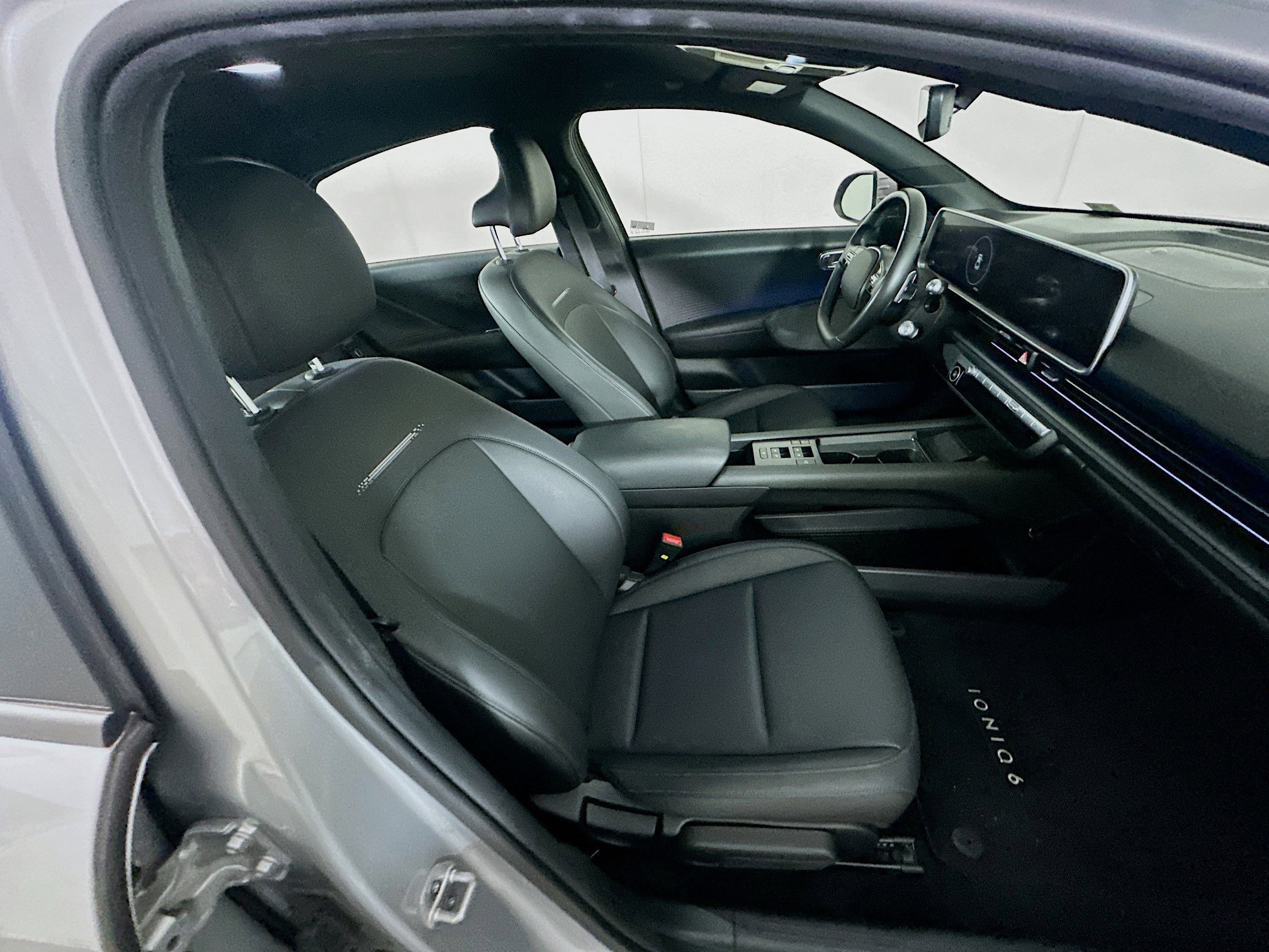 Used 2023 Hyundai Ioniq 6 SEL image 32