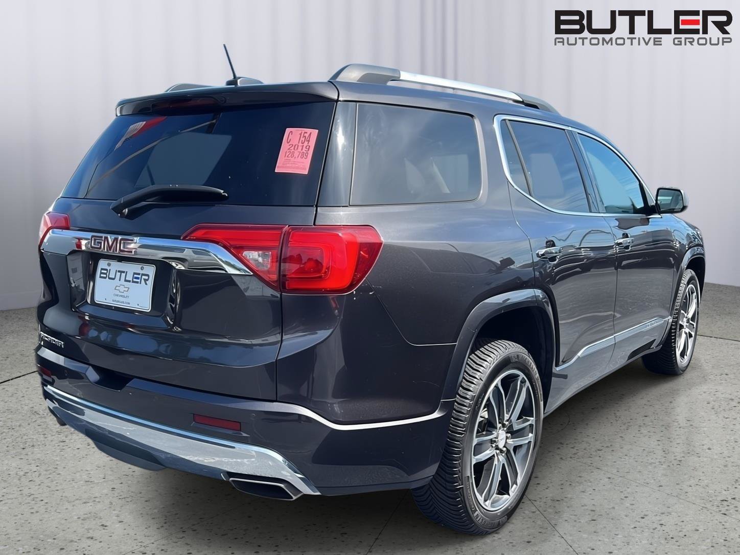 Used 2019 GMC Acadia Denali w/ Technology Package FWD image 5