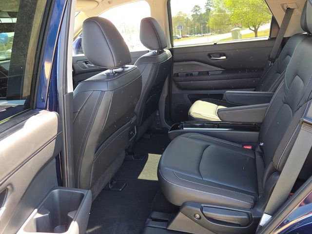 Used 2025 Nissan Pathfinder SL w/ SL Premium Package image 7