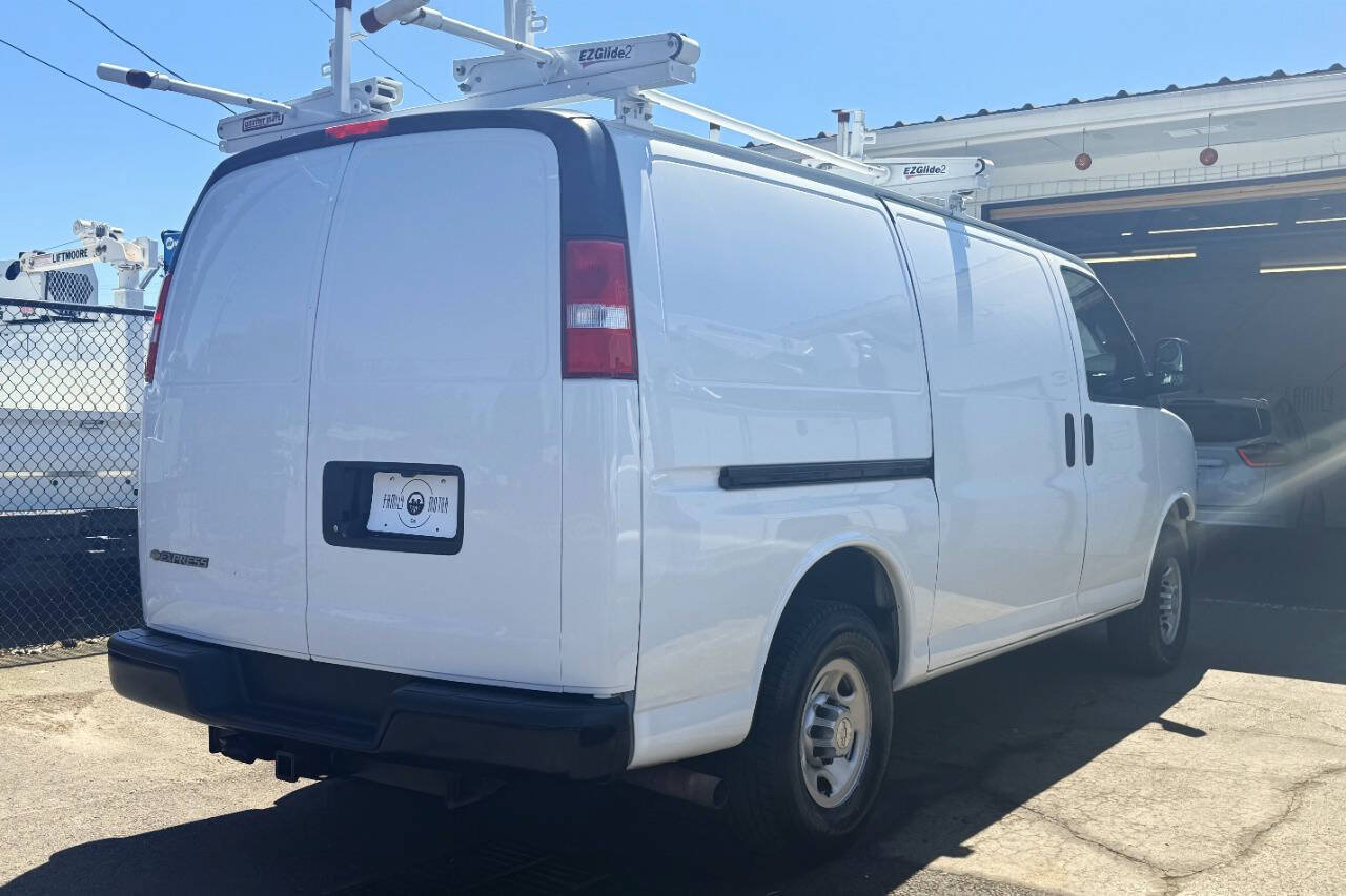 Used 2020 Chevrolet Express 2500 w/ Driver Convenience Package RWD image 5