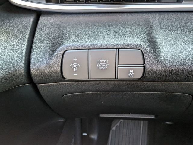 Used 2025 Hyundai Elantra Hybrid FWD image 18