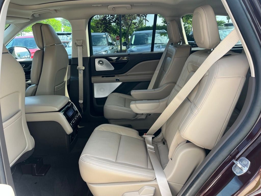 Certified 2023 Lincoln Aviator Reserve w/ Equipment Group 201A AWD/4WD image 13