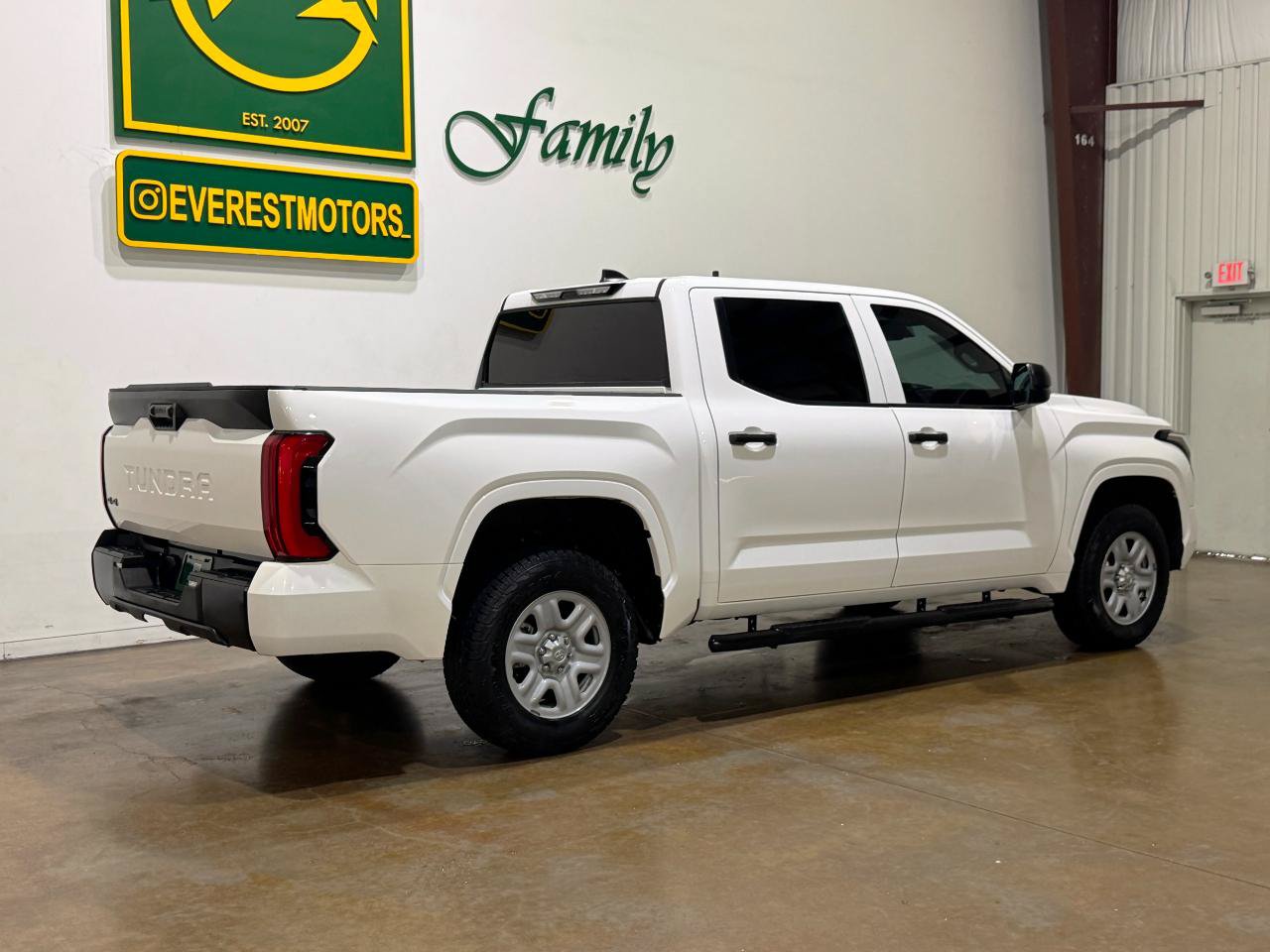 Used 2024 Toyota Tundra SR AWD/4WD image 7