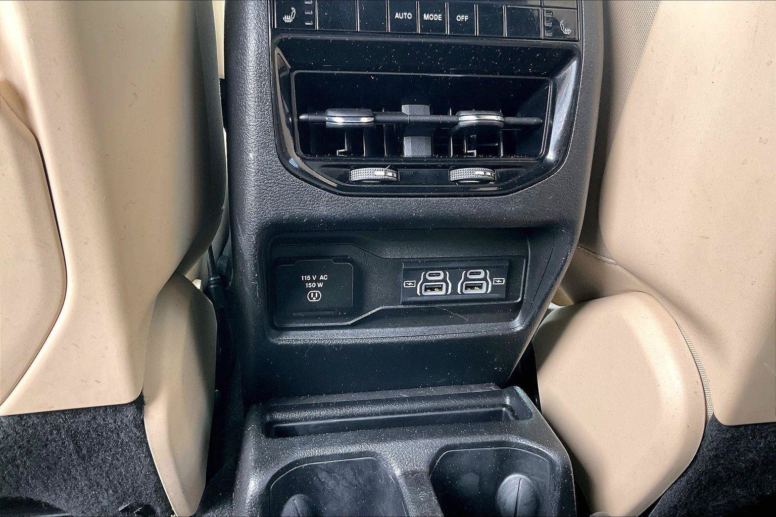 Used 2023 Jeep Grand Cherokee L Limited AWD/4WD image 36