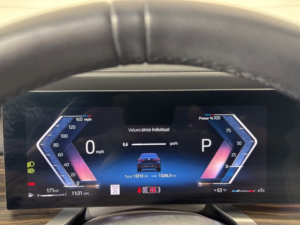 Used 2024 BMW 760i xDrive w/ Executive Package image 29