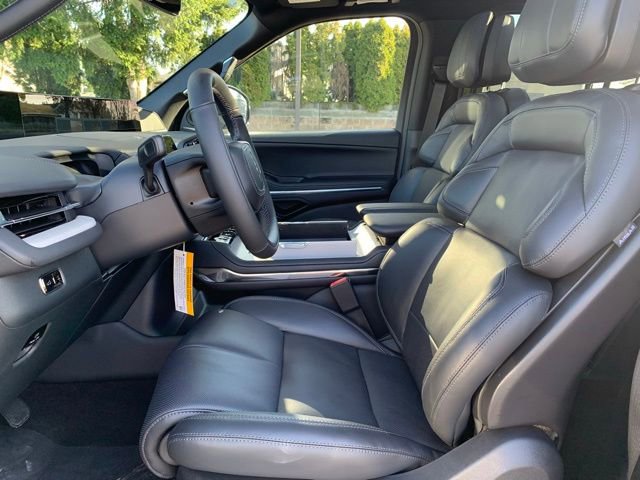 New 2026 Lincoln Navigator L Reserve w/ Jet Appearance Package image 14