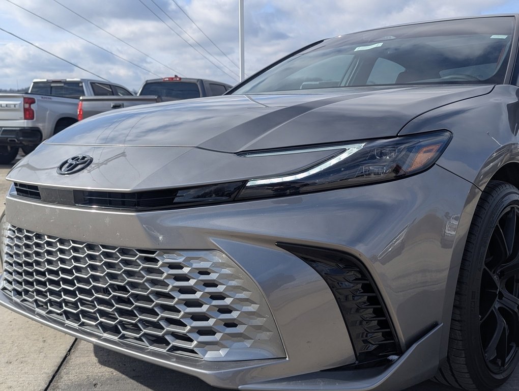 Used 2025 Toyota Camry XSE image 12