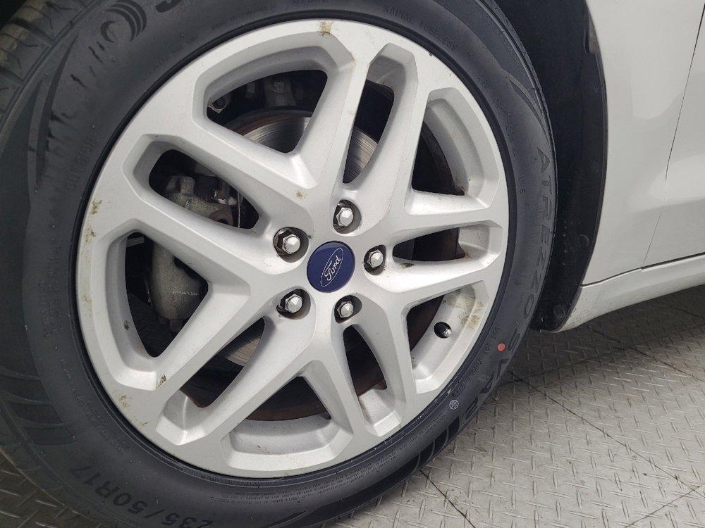 Used 2016 Ford Fusion SE FWD image 31