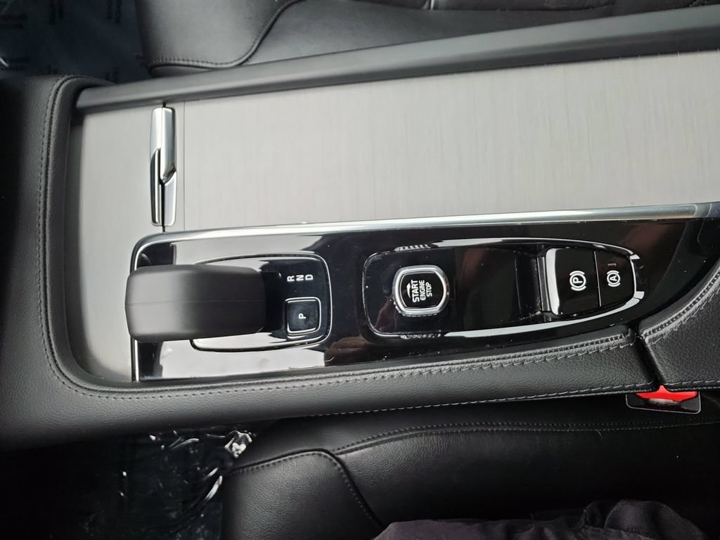 Used 2023 Volvo XC90 B5 Core AWD/4WD image 23