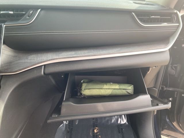 Certified 2023 Jeep Grand Cherokee L Limited image 36