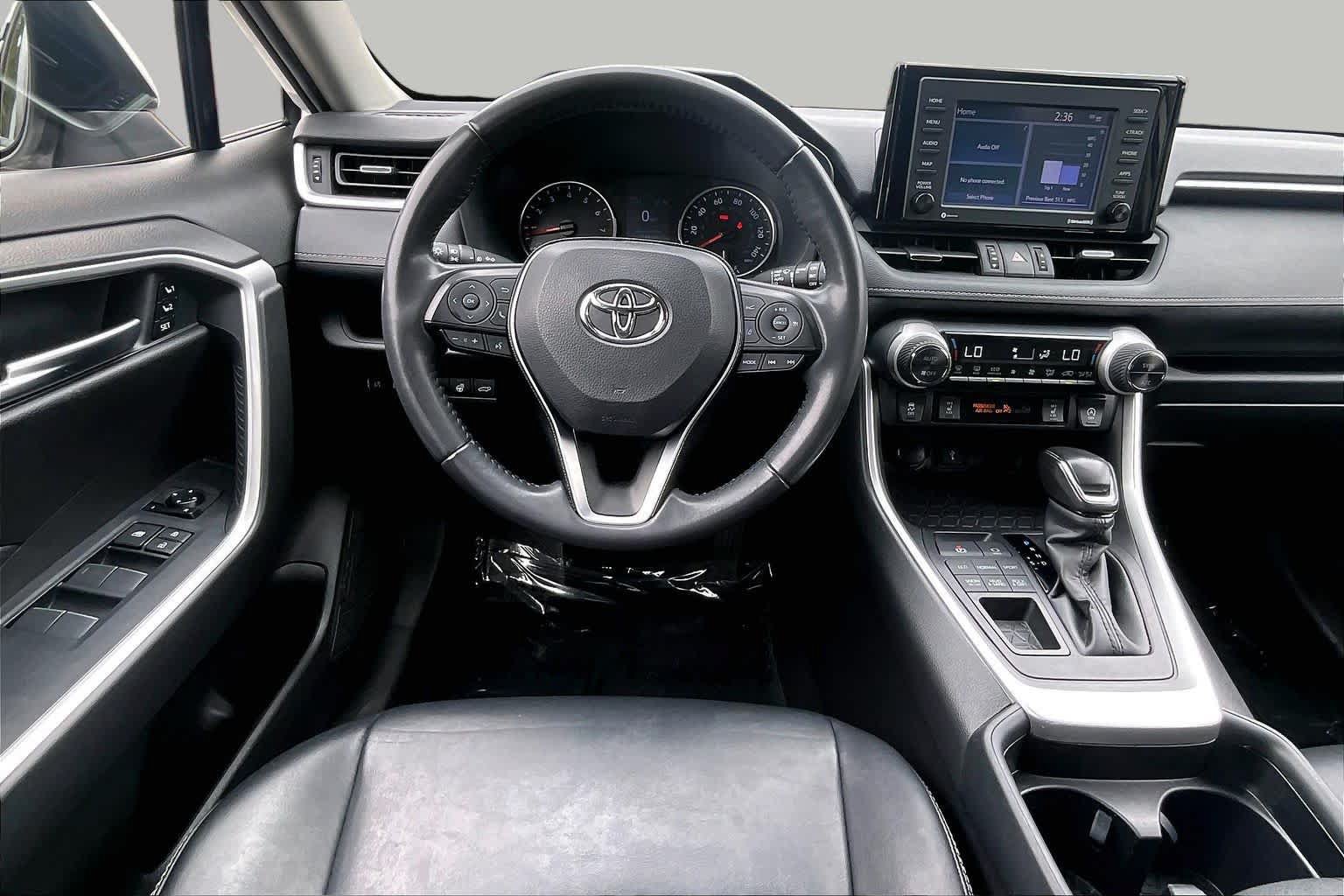 Used 2020 Toyota RAV4 XLE Premium AWD/4WD image 6