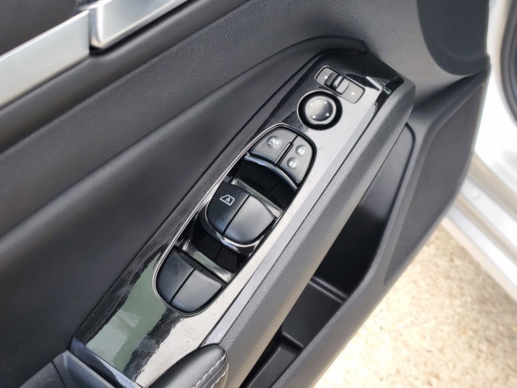 Used 2023 Nissan Altima 2.5 SV image 18